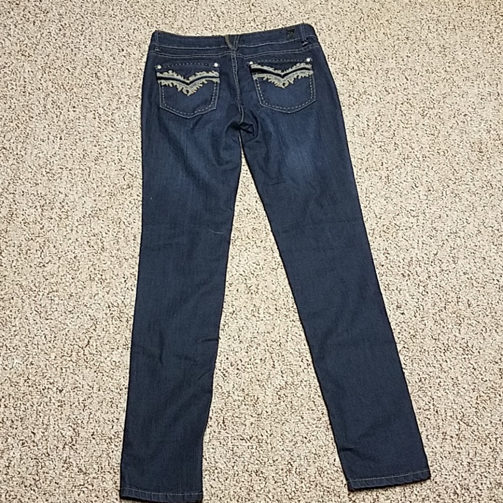 3/$15 NWOT BLACK CRYSTAL DARKWASH SKINNY JEANS - Picture 6 of 6
